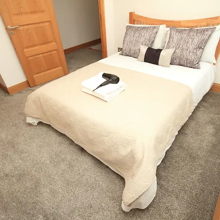 Macken Street Sleeps 10 Apartment Dublin
