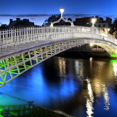Apartment Macken Street Sleeps 10 Dublin