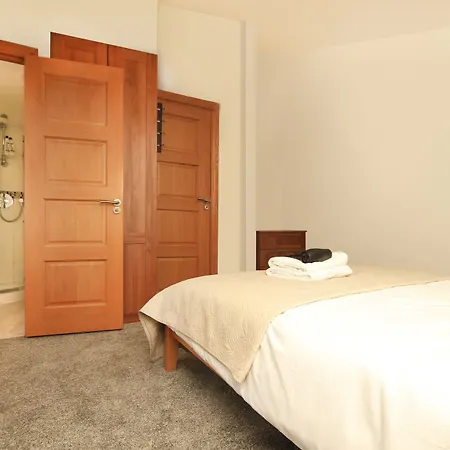 Macken Street Sleeps 10 * Dublin