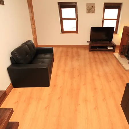 Macken Street Sleeps 10 Apartment