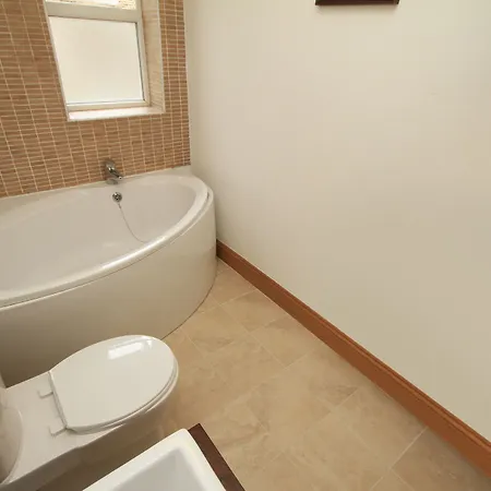 Macken Street Sleeps 10 Apartment Dublin