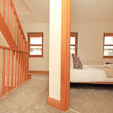 Apartment Macken Street Sleeps 10