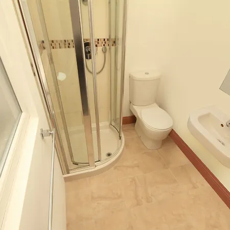 Macken Street Sleeps 10 Apartment Dublin