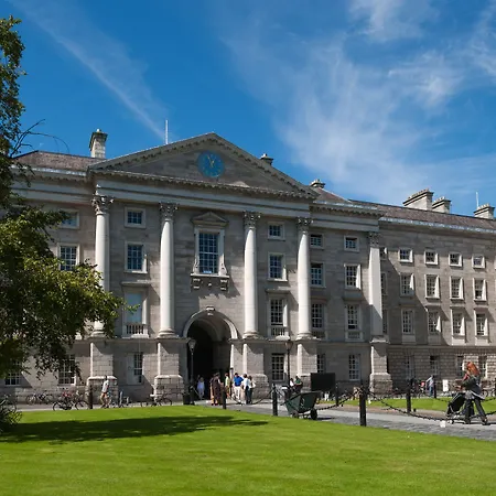 Apartment Macken Street Sleeps 10 Dublin